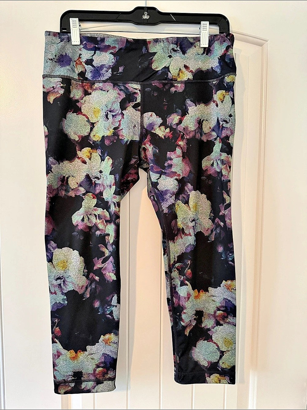 Active Life leggings Floral in Black & Purple Large Like New